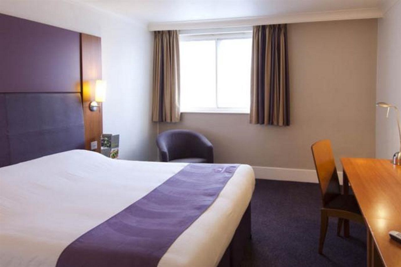 Premier Inn South Mimms/Potters Bar Exteriör bild
