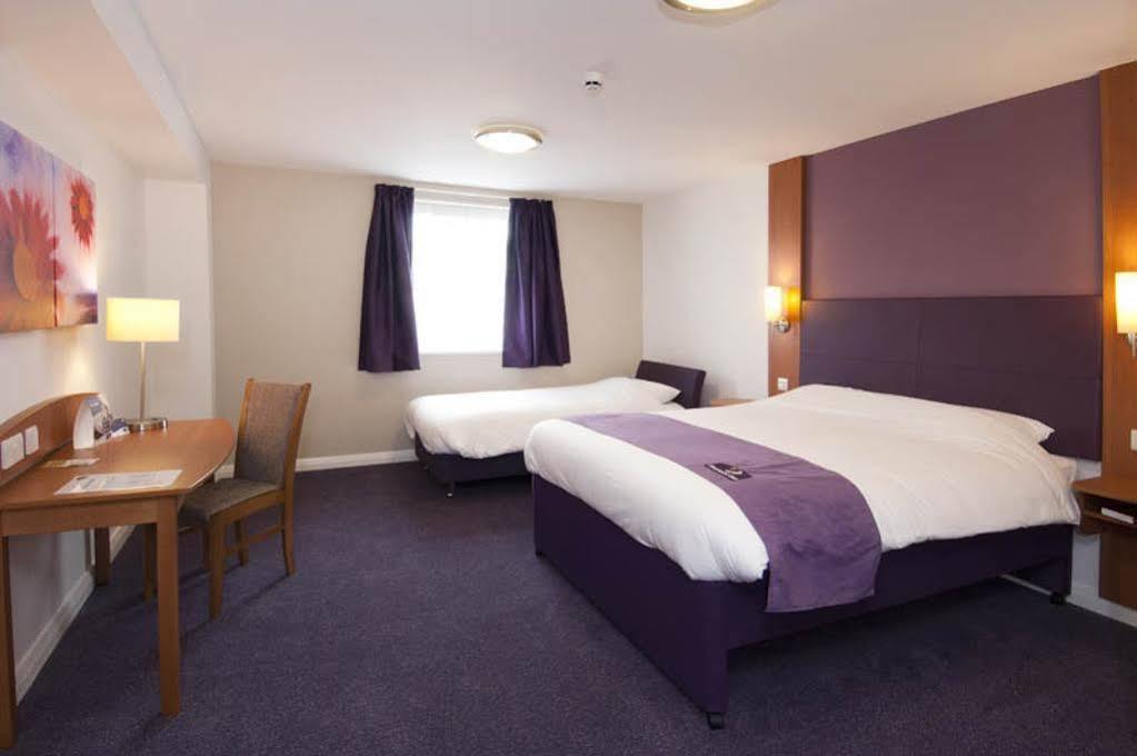 Premier Inn South Mimms/Potters Bar Exteriör bild