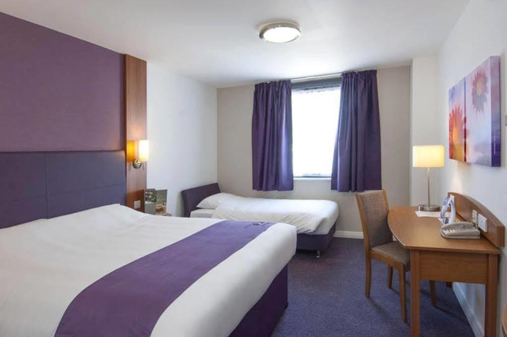 Premier Inn South Mimms/Potters Bar Exteriör bild