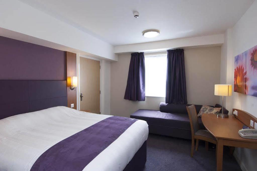 Premier Inn South Mimms/Potters Bar Exteriör bild